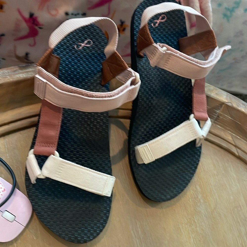 Freely women’s Color block Sandals